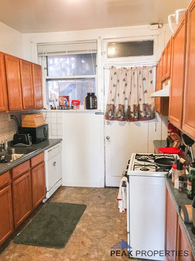 Photo - 2228-38 Sherman Ave. / 803-809 Noyes St.