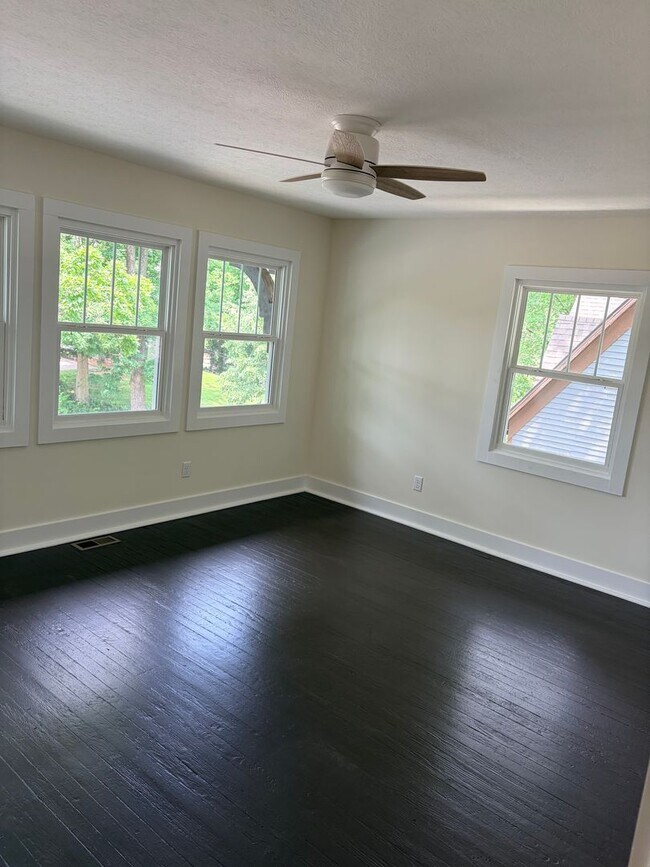 0446-448 E 2nd Street