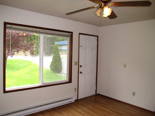 Photo - Stewart (1001 NW Crosby Ave) Unidad 1