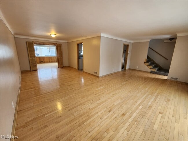 Photo - 2413 Elmdale Rd