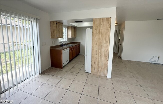 Photo - 929 SE 24th Ave
