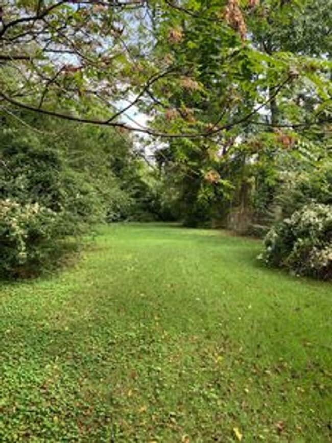 Photo - 2 bed house w Laundry, All electric, central HVAC, fenced yard, hardwoods