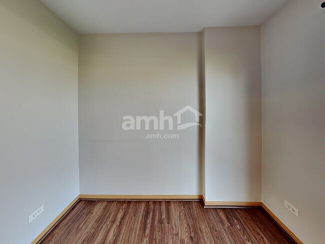 Photo - 250 Wedgewood Cir