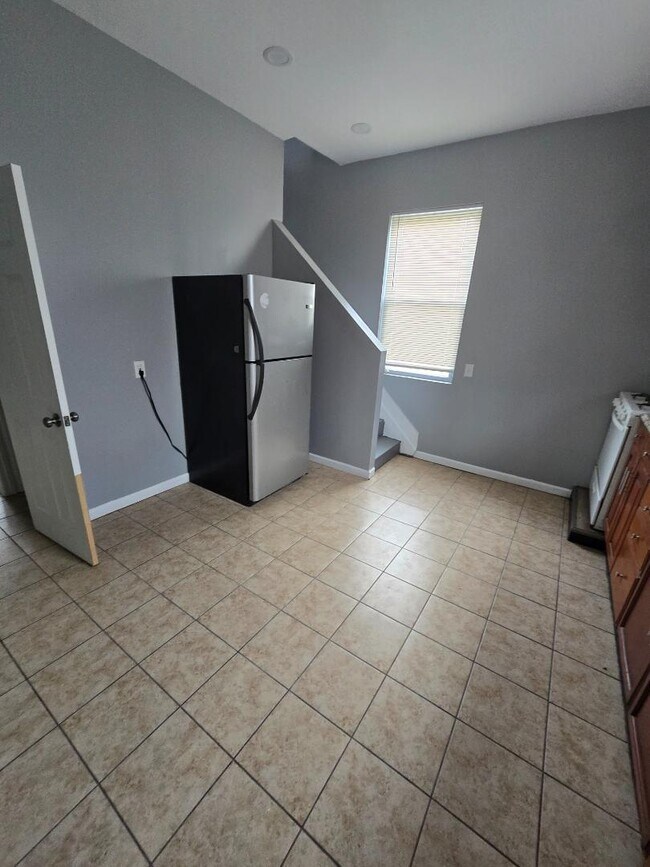 Photo - 148 N Dade Ave