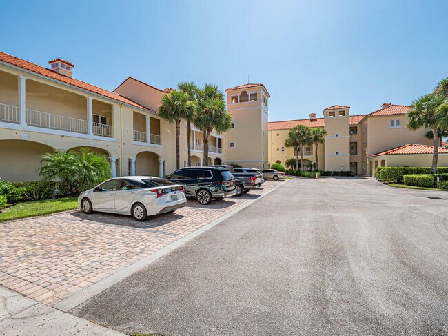 5060 Harmony Cir Unit 105
