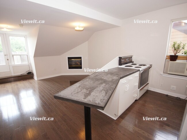 Photo - 63 Winchester St Unité 4