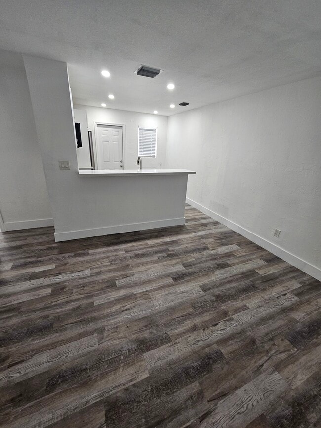Photo - 2032 Taylor St Unidad 2032