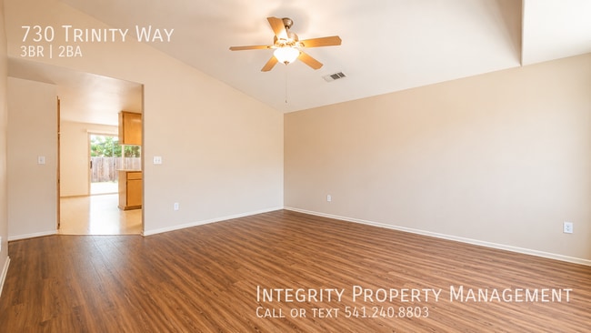 Photo - 730 Trinity Way
