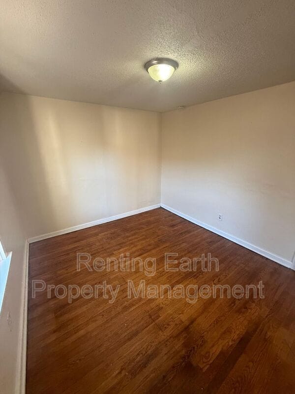 Photo - 7138 Garesche Ave