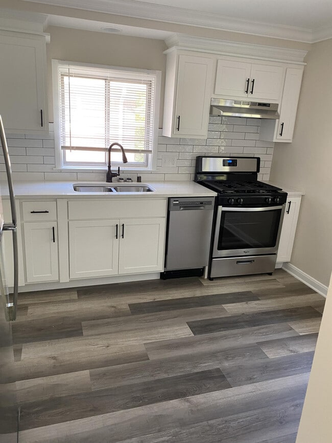 Building Photo - 9421 W North Ave Unit 9421