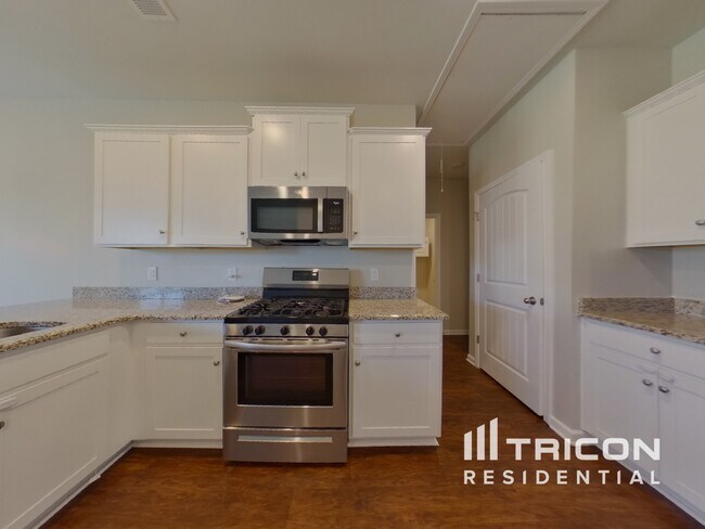 Photo - 805 Foxdale Dr