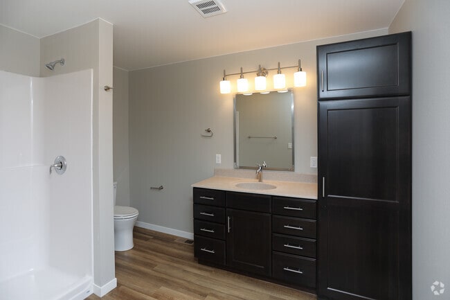 3BR, 2BA - 1,969 SF