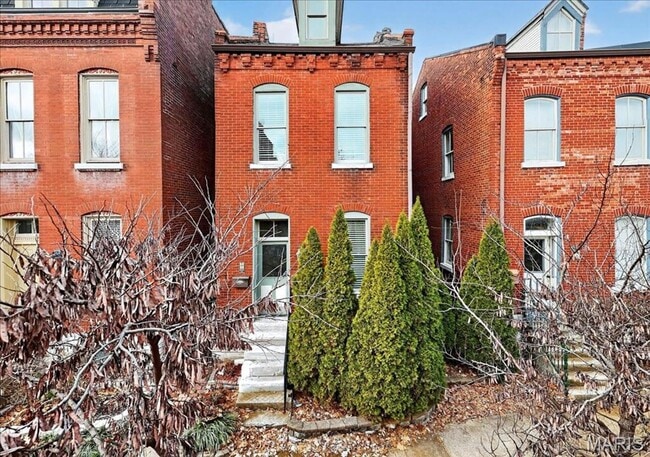 Building Photo - Benton Park home.