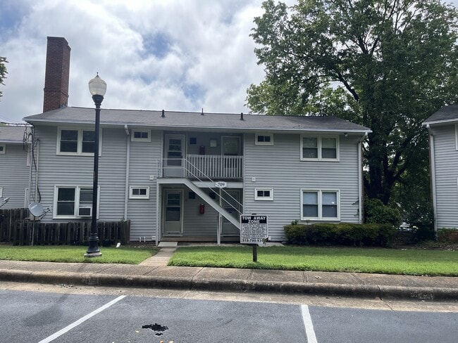 Photo - 709 Daniels St