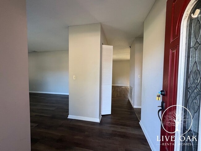 Photo - 714 Hemingway Dr