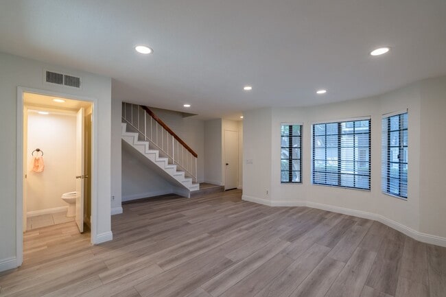 2600 Huntington Dr