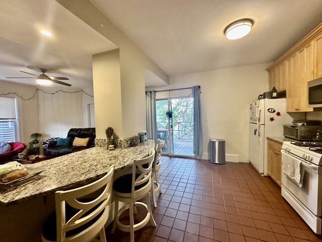 Photo - 5 Sachem St Unidad 2