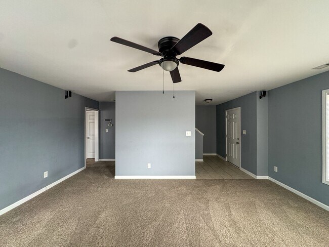 Photo - Spacious 3 Bed 2.5 Bath Home with Fenced Backyard