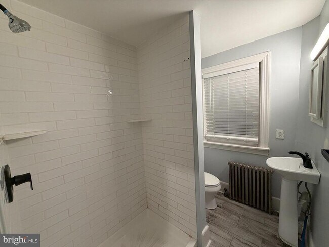 Photo - 1429 N Clayton St Unit 2