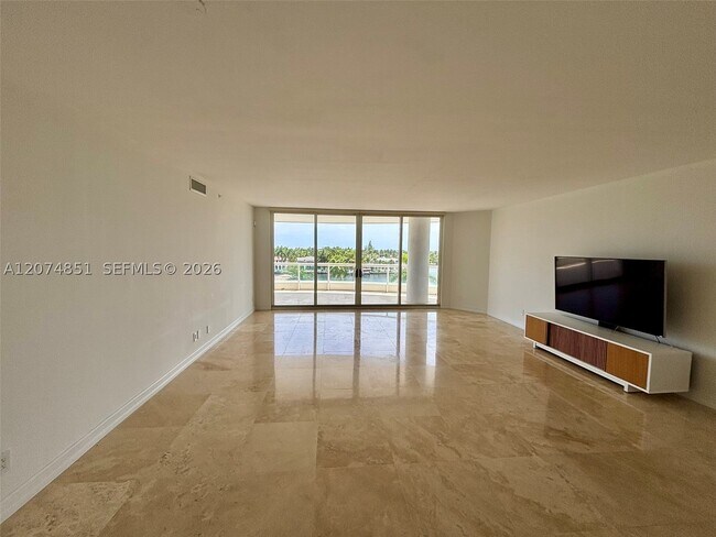 Photo - 21050 Point 604 Unit 604