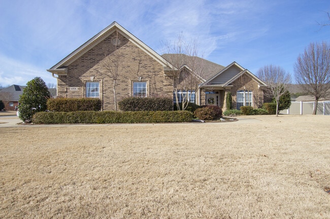 Photo - Exquisitely Maintained Home in the Coveted Goldsmith - Schiffman/ Hsv High school