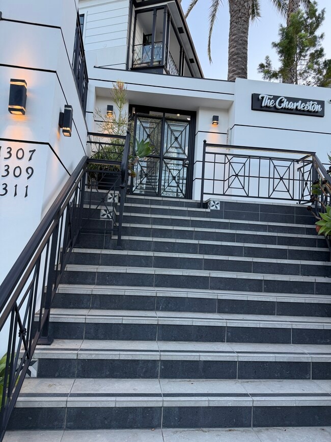1307 S Beverly Glen Blvd Unit 1307