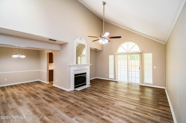 Photo - 8054 Loch Lomond Ln