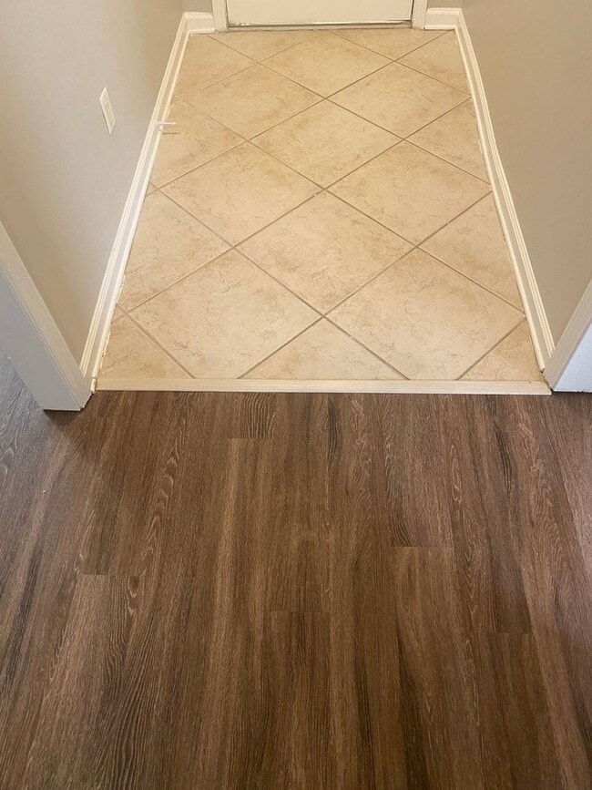 Photo - 9112 Cinderhill Cove W