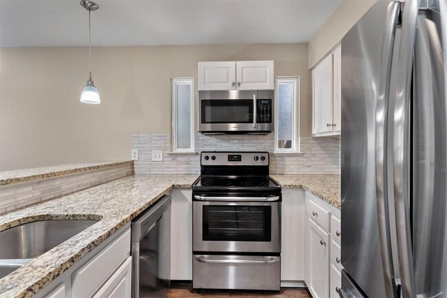 Building Photo - 6810 Deatonhill Dr Unit 108