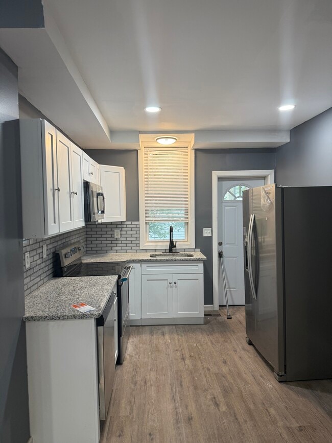 Building Photo - 2762 N Hemberger St Rental