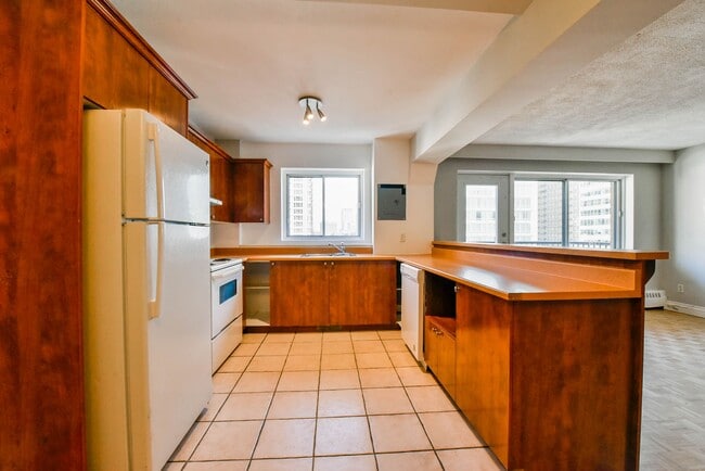 Building Photo - 3421 Rue Drummond Unit 48