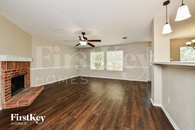 Photo - 1836 Kittredge Way