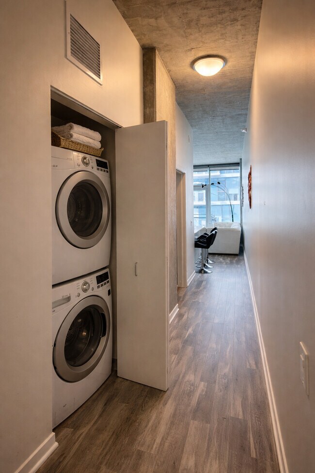 Photo - 1345 S Wabash Ave