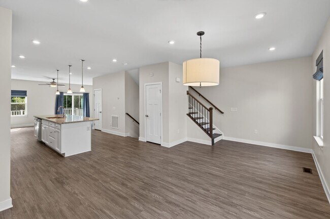 Photo - 949 Centurion Cir