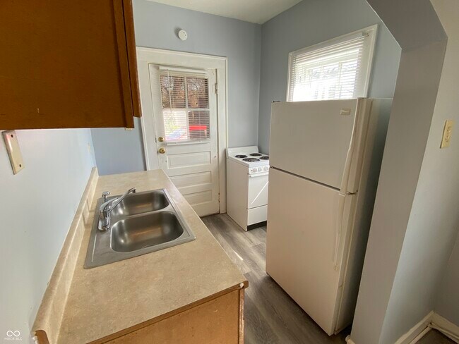 Photo - 1604 W 15th St Unit C