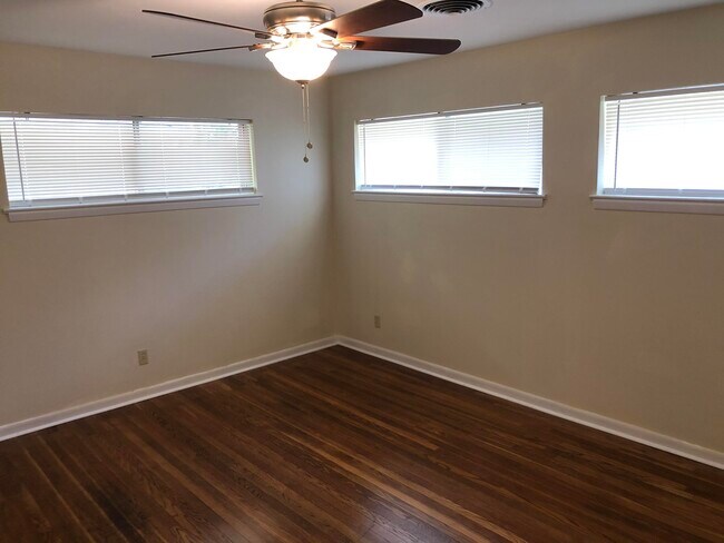 Photo - 380 Booth Rd