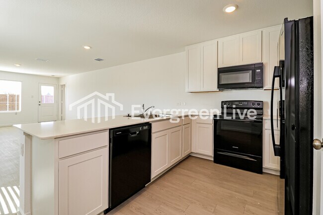 Photo - 245 Sycamore Pl