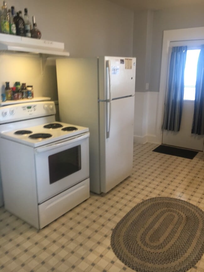 Photo - 258 Lee St Unidad 258 and a half