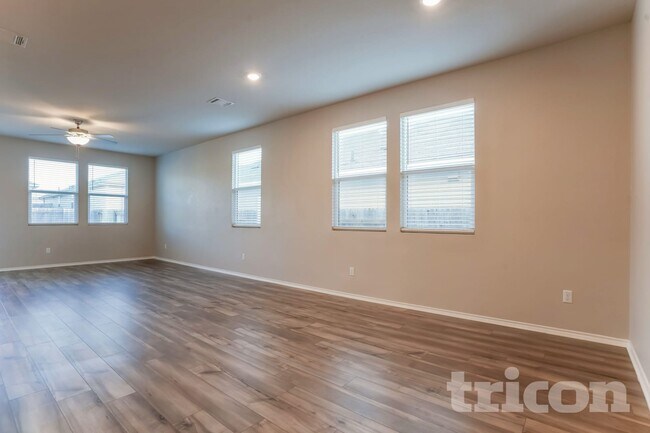 Photo - 3524 Stride Ln