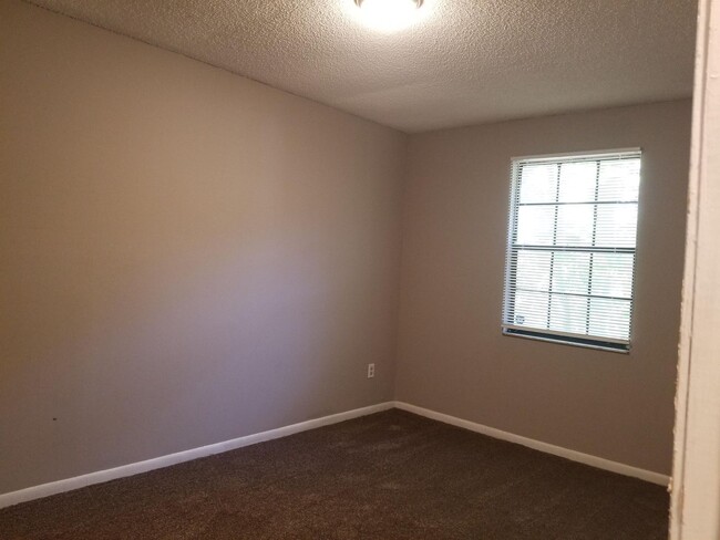 Photo - 7225 Buffalo Ave Unidad 2