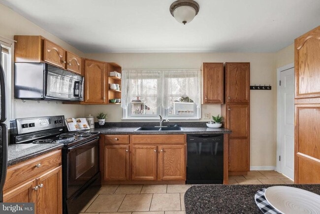 Photo - 405 E 7th Ave