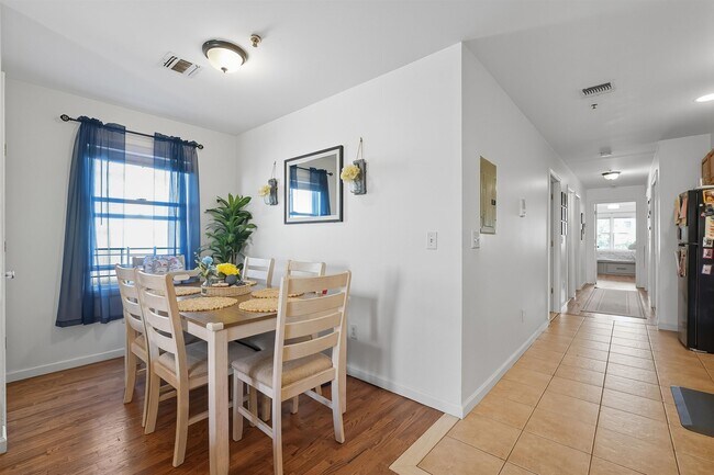 Photo - 2516 Summit Ave Unit 2