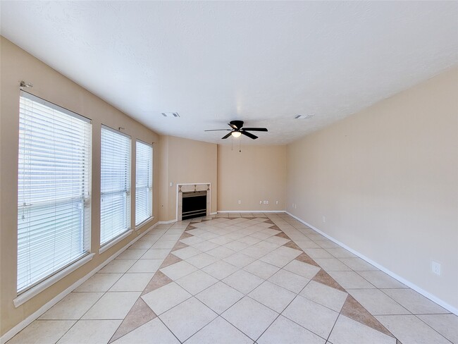 Building Photo - 4626 Jaymar Dr