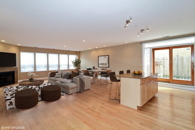 Photo - 2233 W Lawrence Ave Unit 2