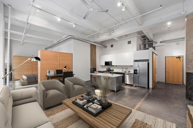 Photo - 700 N Washington Ave