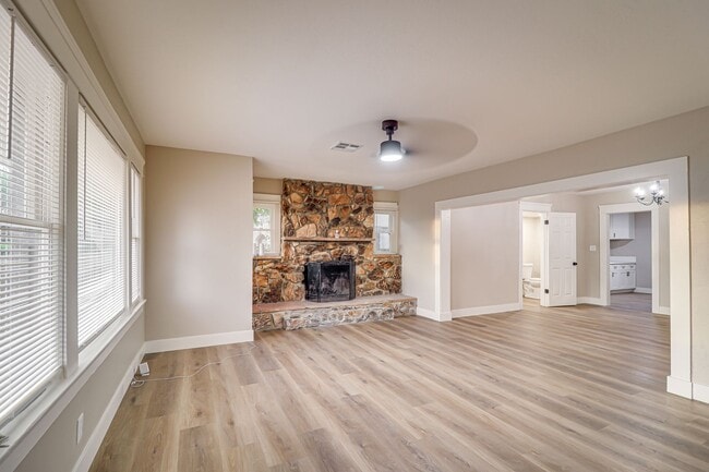 2106 E St Unit 2106 E St