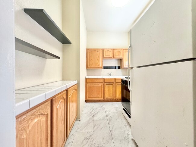 Building Photo - 532 S Coronado St Unit 305A Rental