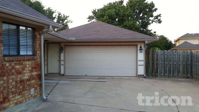 Photo - 2758 Briar Hill Dr