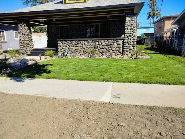 Photo - 310 N Alexander St