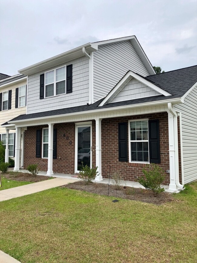 Building Photo - Super Sweet on Streamwood